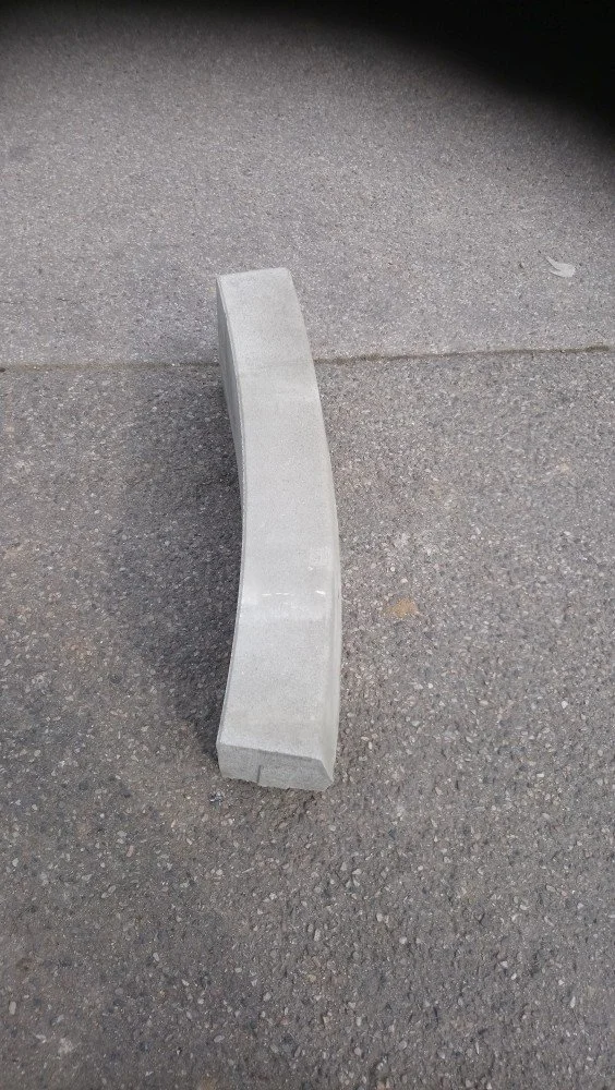 Betonové obrubníky a krajníky
