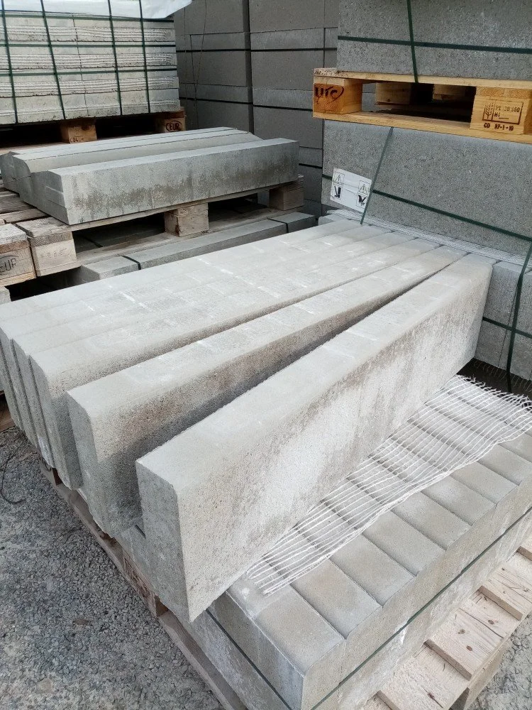 Betonové obrubníky a krajníky