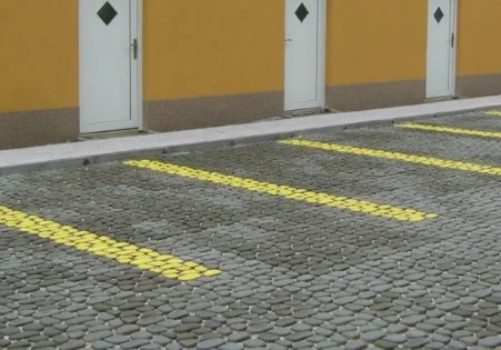 Betonové zatravňovací tvárnice a dlažby pro spolehlivé zpevnění podkladu